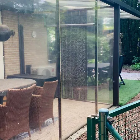 Spechthuisje, 4-pers In Rekem * Lanaken